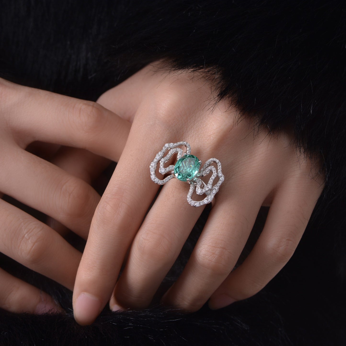 2 Carat Oval Paraiba & Ruby Dual-Tone Ring – 8×10mm Sterling Silver Ruyi Cloud Motif Luxury Women’s Ring