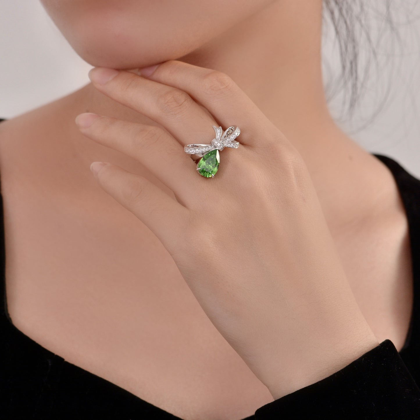 3 Carat 8×12mm Teardrop Emerald Green High Carbon Diamond Ring – Sterling Silver Ribbon Bow Luxury Jewelry