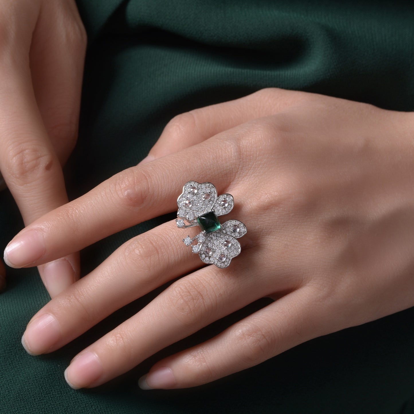 New 1.5Ct Sugarloaf 6x6mm Lab-Grown Emerald Butterfly 925 Silver Ring for Women