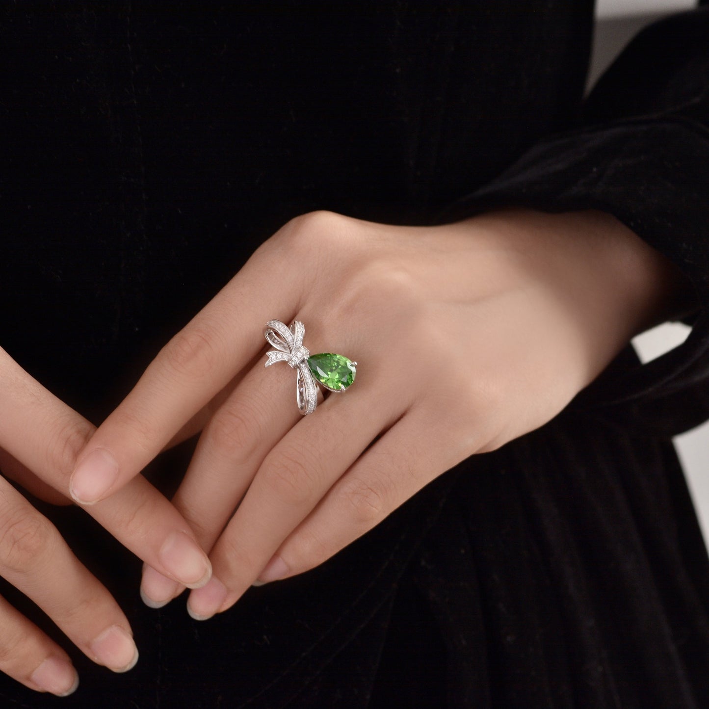 3 Carat 8×12mm Teardrop Emerald Green High Carbon Diamond Ring – Sterling Silver Ribbon Bow Luxury Jewelry