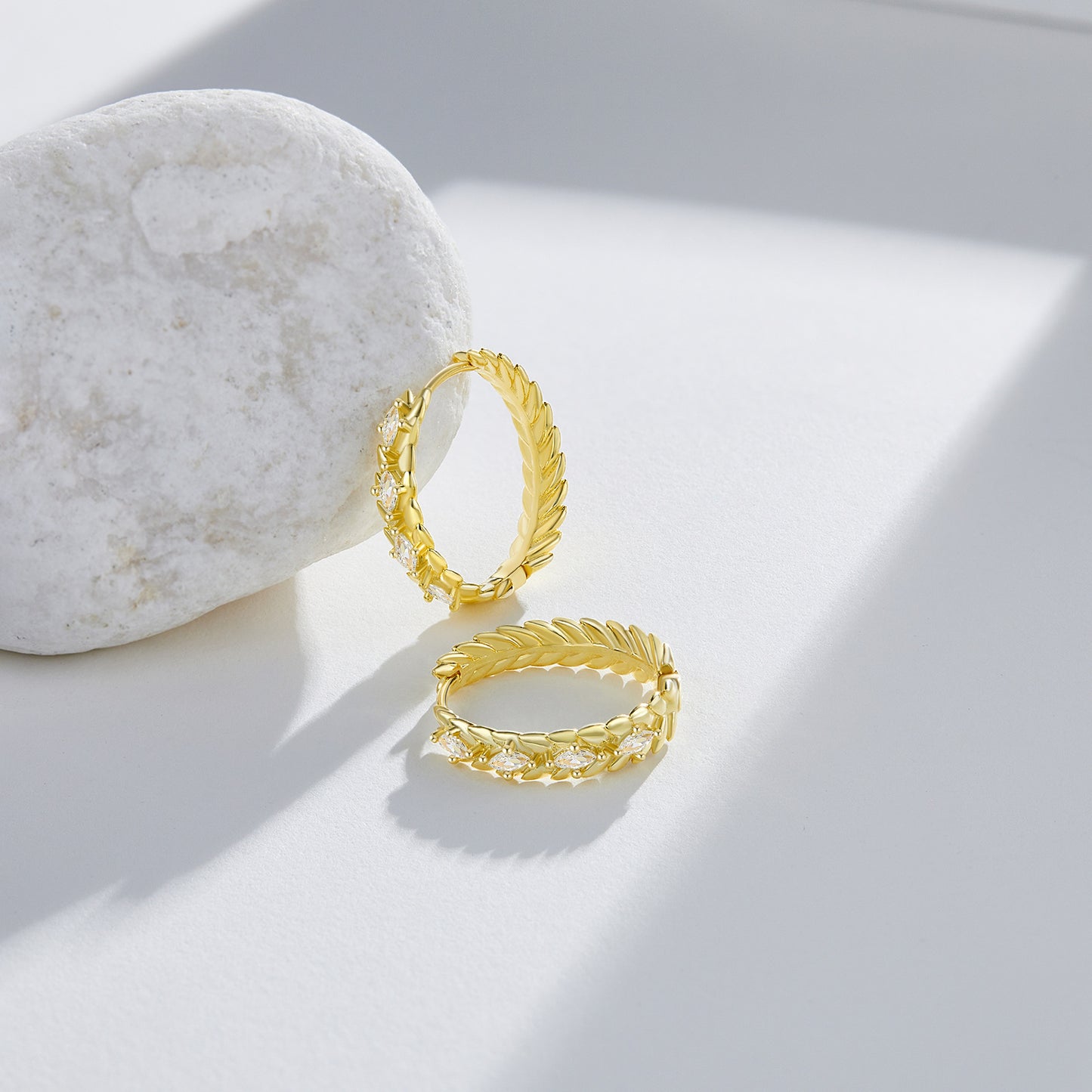 18k Gold plated earrings circle hoop zirconia