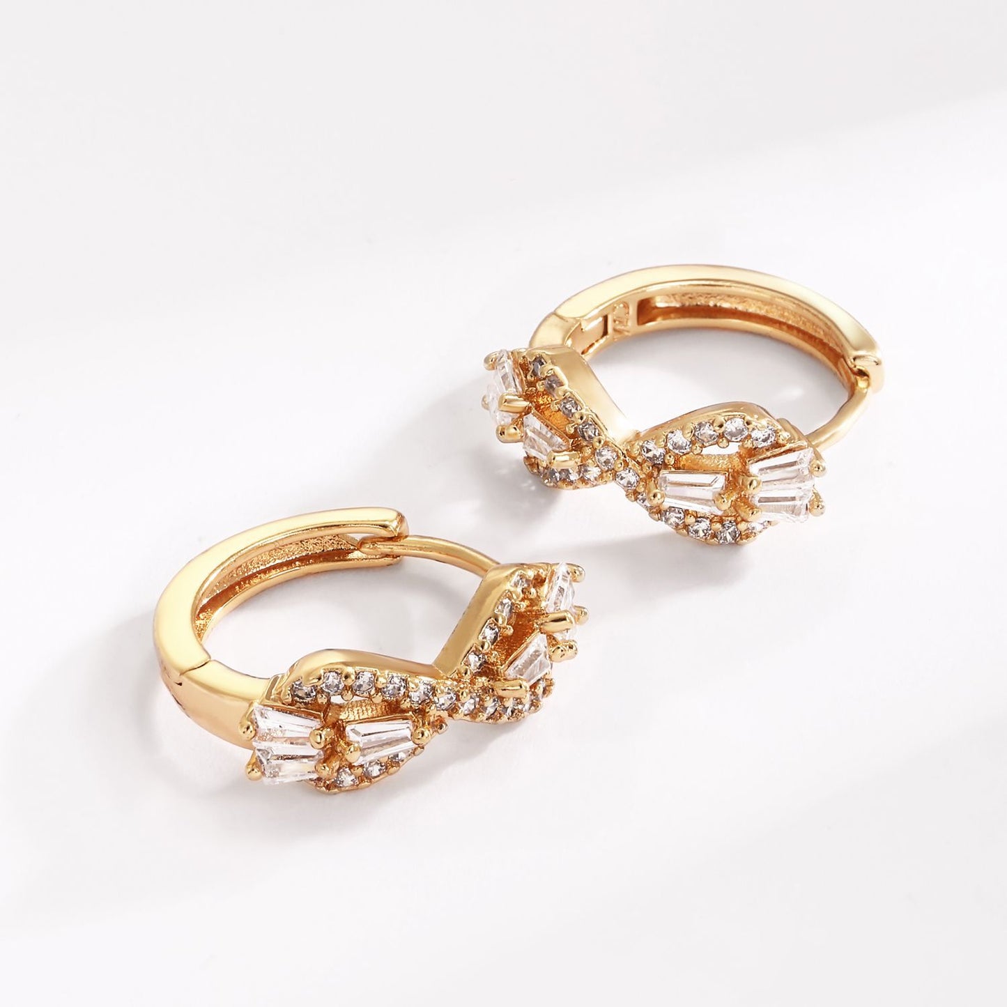 18k Gold plated earrings infinite shape rose gold clip