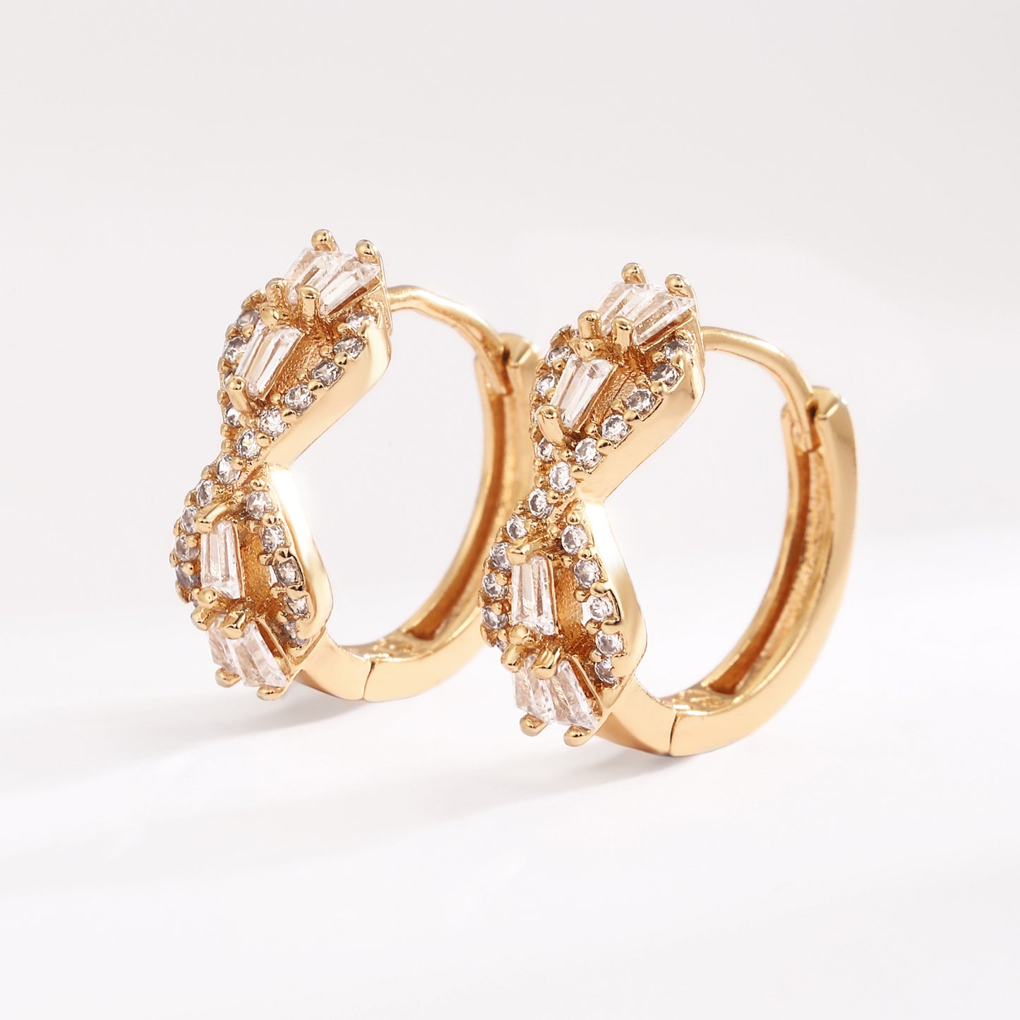 18k Gold plated earrings infinite shape rose gold clip